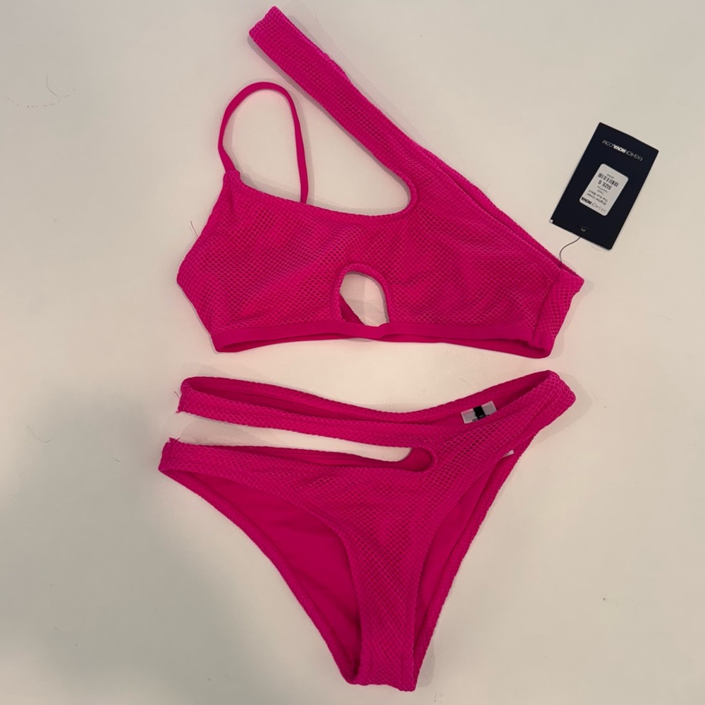 Cut out bikini
